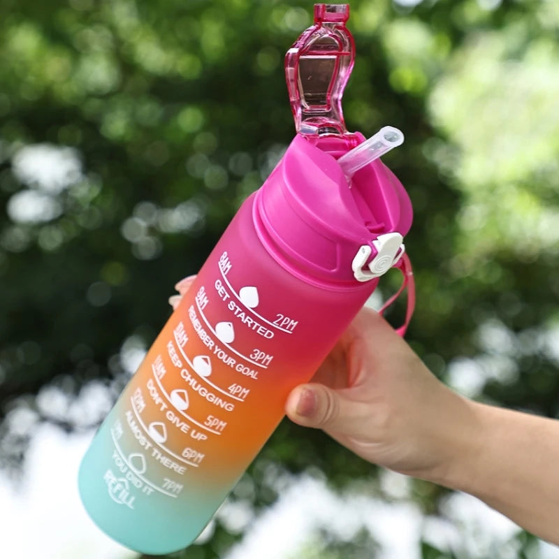 800ML Sportwasserflasche mit großer Kapazität Leckdichter Kunststoff-Trinkbecher aus Kunststoff mit Skala, die für Reisefitness geeignet ist, lecksicher